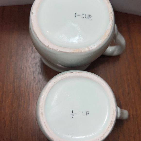 Set of Creamer Measuring Cups which are possibly ceramic or maybe pottery - Picture 4 of 11